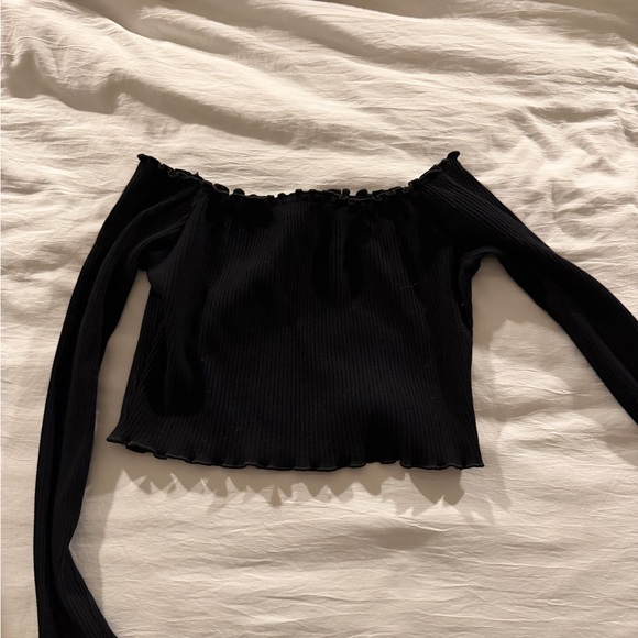 Black Off-Shoulder Ribbed Top - Picture 2 of 3